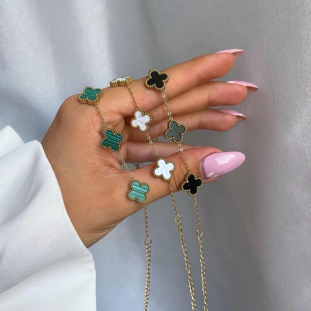 סט קישוטי תלתן זהב